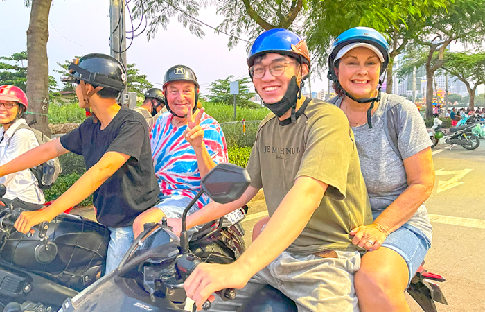 Saigon Food Tour By Motorbike (Unlimited Food+Drink)