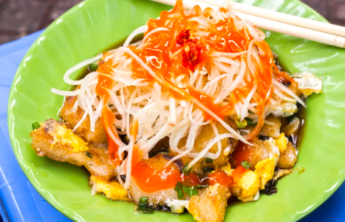 Saigon Food Tour By Motorbike (Unlimited Food+Drink)