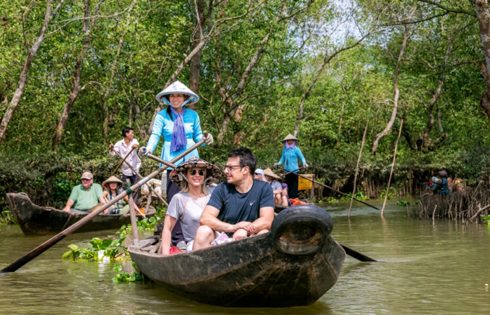 Vietnam’s Signature Route — A 14‑Day Journey from Hanoi to the Mekong