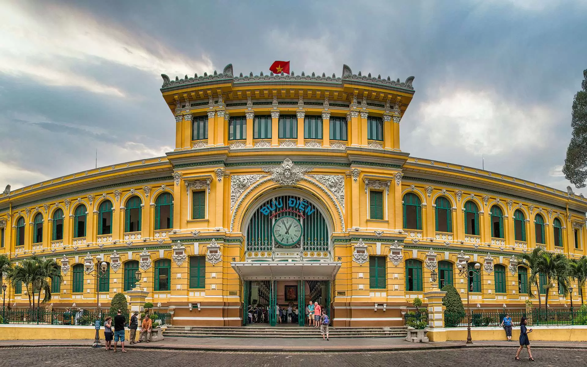 central post office in hcm city