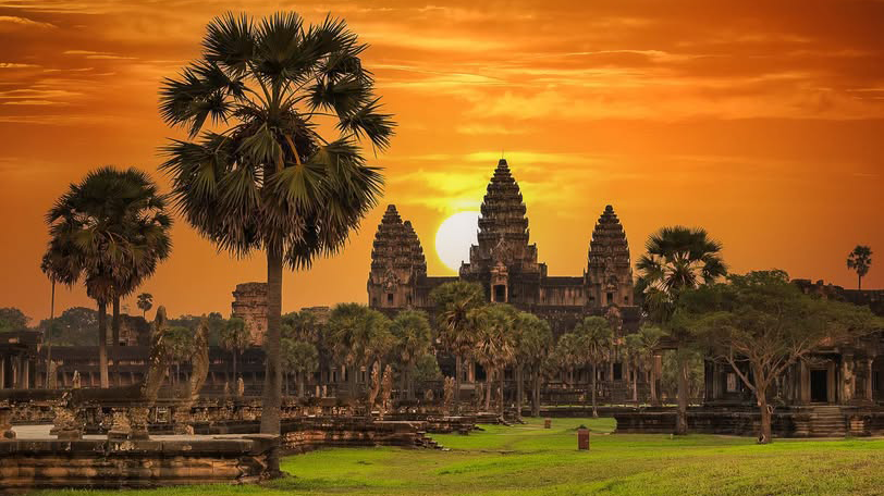Pre- Post- Touring & Extensions 10 Angkor Wat