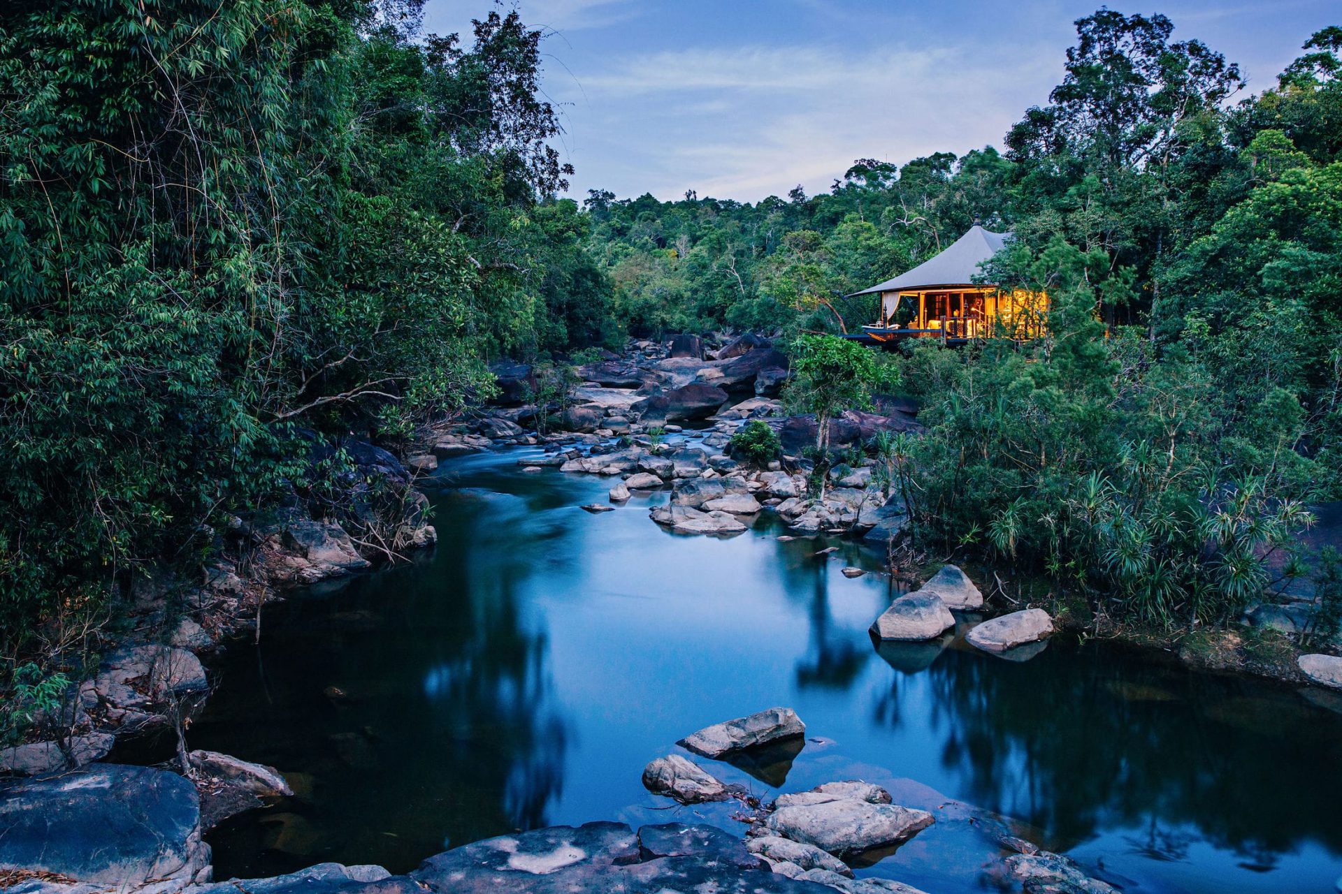 Shinta Mani Wild Tent River 5 1920x1280 1