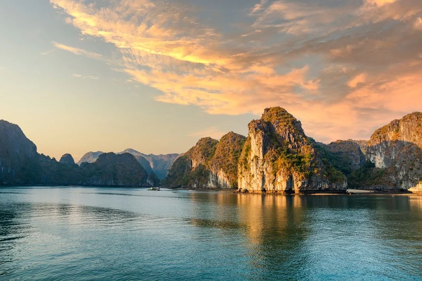 Private Jet Expeditions 11 Sunrise in Ha Long Bay