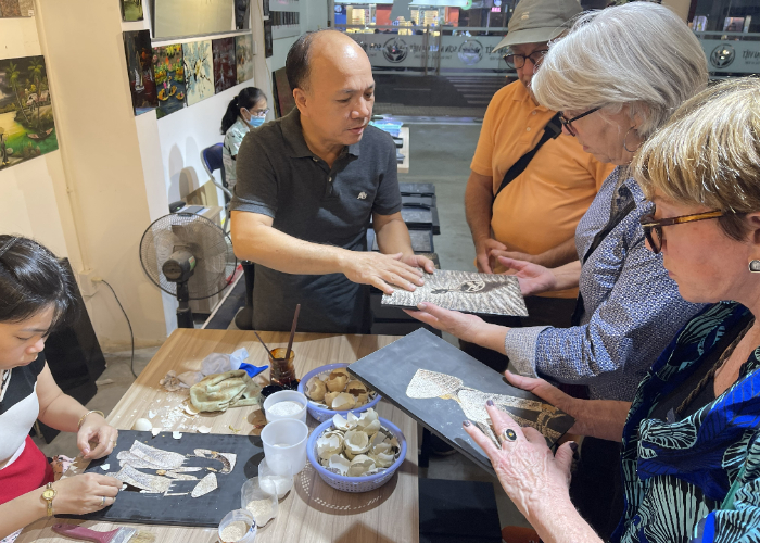 Guests visiting a local lacquerware