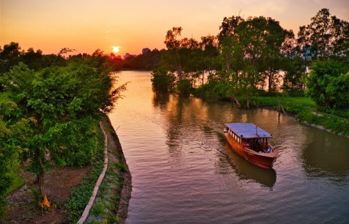 Vietnam’s Signature Route — A 14‑Day Journey from Hanoi to the Mekong