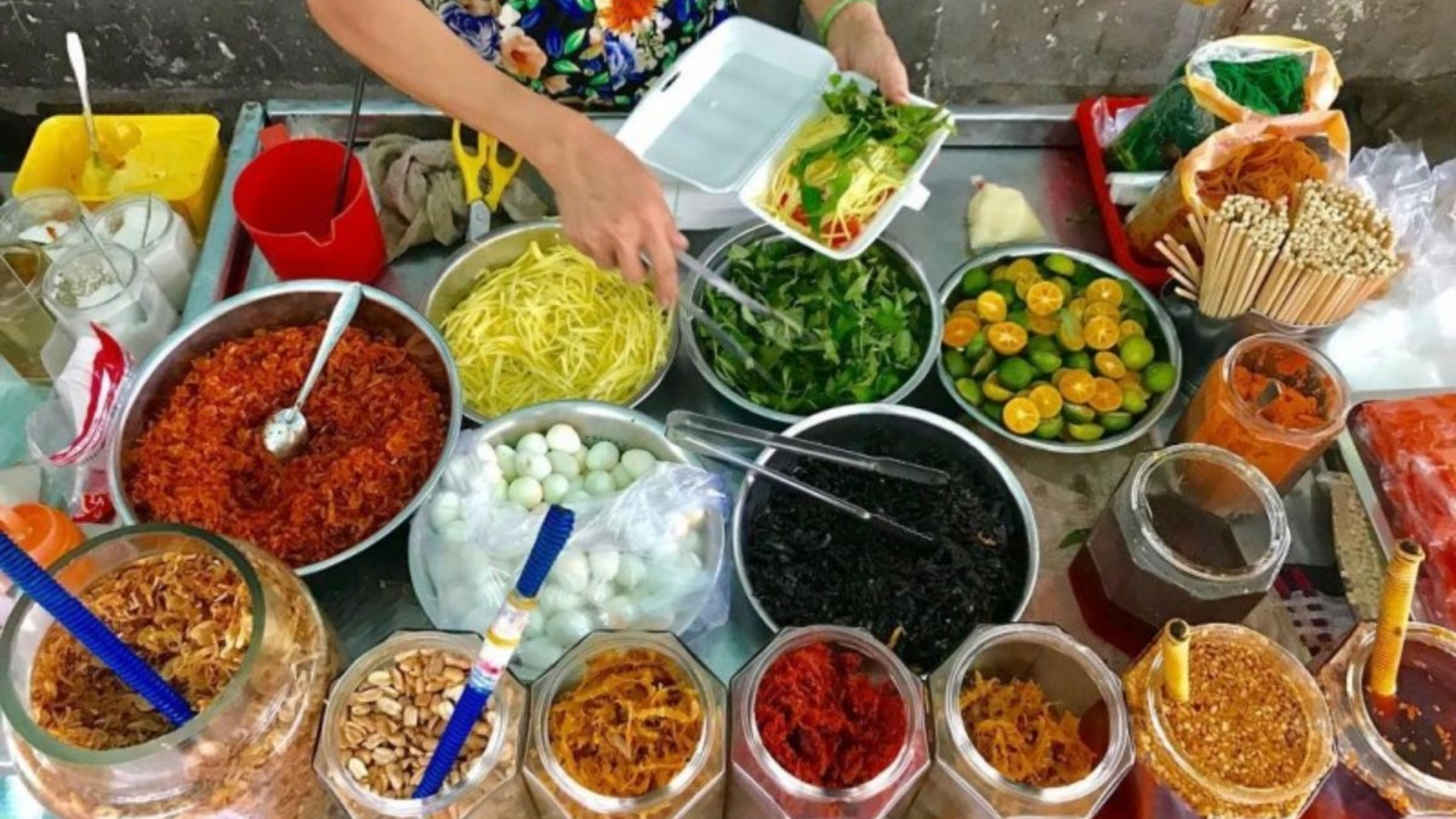 Street Food @ Xom Chieu Market