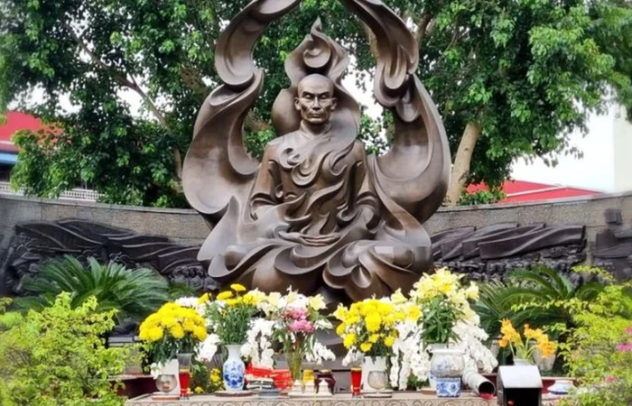 Saigon History Jeep Tour