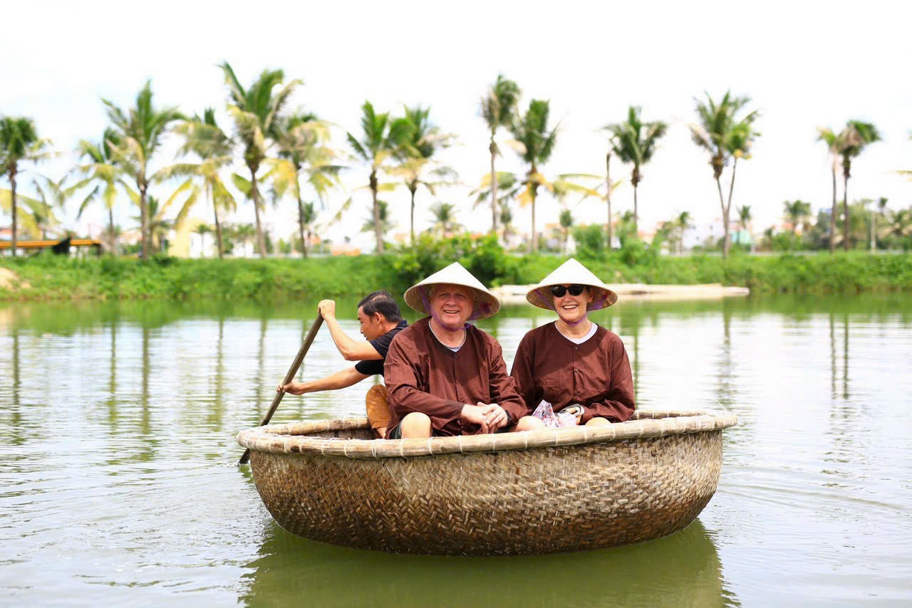Private Ground Logistics and Cultural Journeys